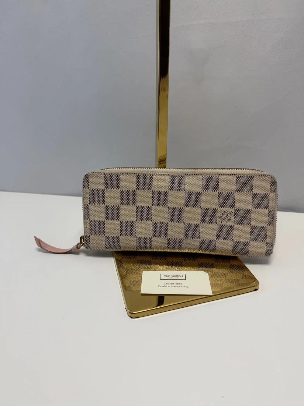 Louis Vuitton elegant zip